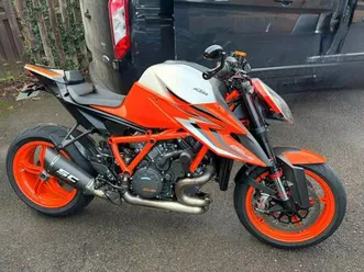2023 / 23 ktm 1290 superduke r £9750 orange 14647 miles.