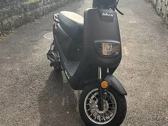 blu:s xt2000 45 km/h e-roller canton zurich -