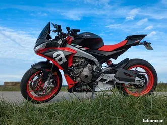 aprilia tuono 660