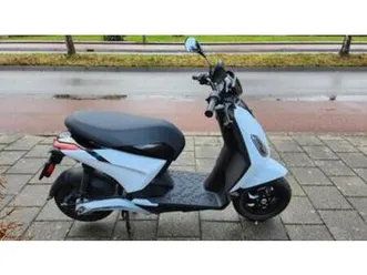 piaggio 1 elektrische scooter witte piaggio one — scooters | piaggio — marktplaats