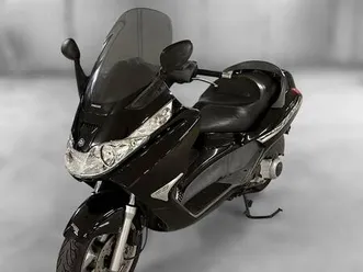 piaggio x8 125 - mfk 01.07.2024 - unfall canton zurich -