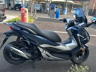 ◊urgent honda forza 300 cc très bon état