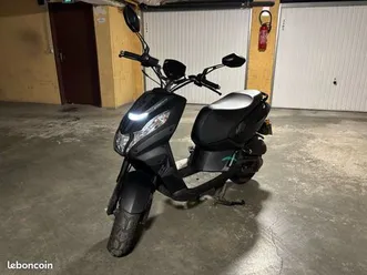 scooter peugeot streetzone 4 t