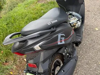 verkaufe meinen neuen roller sonic 45 benziner