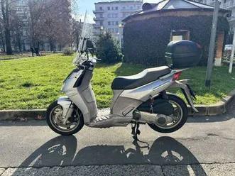 aprilia sportcity 250