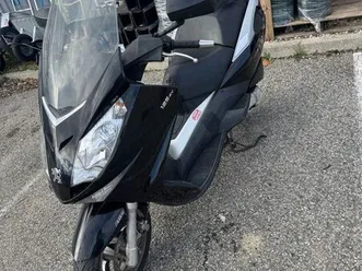 scooter peugeot satellise