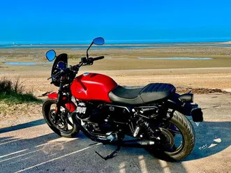 moto guzzi v7 850 2024 - equipée ++, comme neuve
