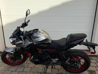 kawasaki z650 a2 – 1 600 km – première main, comme neuve