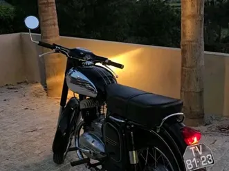 jawa 250 restaurada/ com eletrónico