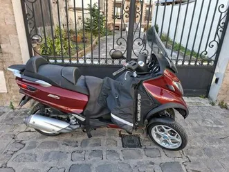 piaggio mp3 300 lt 2018 300 cm3 | scooter | 36 702 km | rouge | 92130 issy les moulineaux