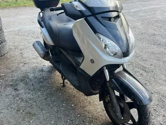 yamaha xmax 250