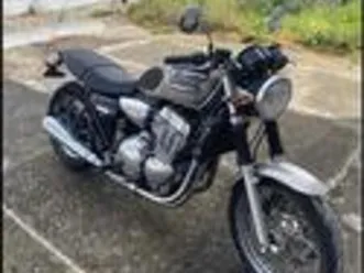 triumph thunderbird 900