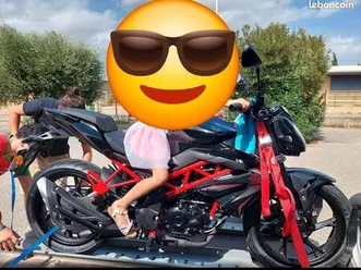 moto 125 pratiquement neuve