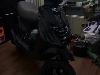 ② piaggio zip 180 cc