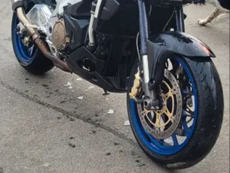 aprilia tuono 1000 v2