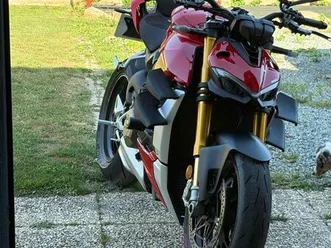 ducati streetfighter v4s