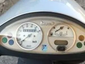 piaggio vespa 50 et2 - 2011