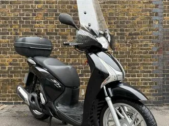 honda sh125, luggage box, hit grips & screen