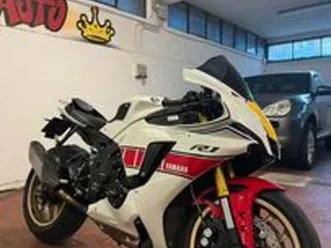 yamaha r1 60 anniversary