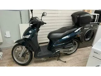 peugeot tweet 50 | baujahr 2018 roller | 11.850 km | topcase