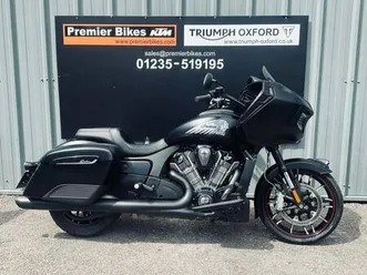 stunning one owner 2021/21 indian challenger dark horse motorcycle