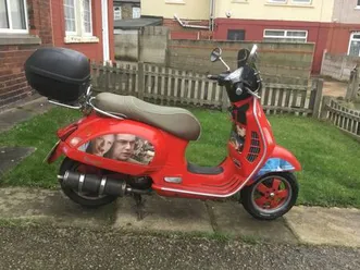 vespa gts 250 cc scooter, 06 reg, possible delivery.