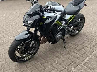 kawasaki z900 black&white