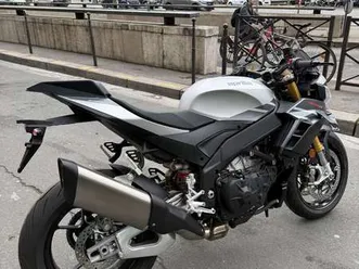 aprilia tuono