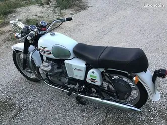 moto guzzi v7 spécial 1971