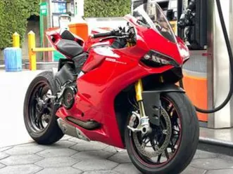 ducati 2013 1199s. beautiful. panigale