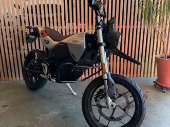 2022 zero fxe supermoto - clean and nicely accessorized!