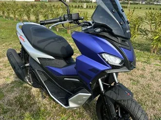 aprilia sr gt sport 125cm3