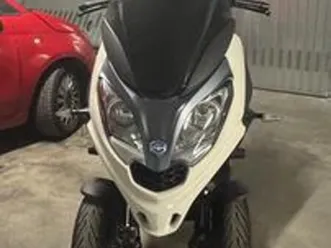 piaggio mp3 300 - 2023
