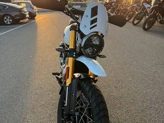 triumph scrambler 400 xc weiß
