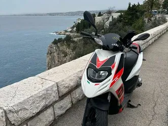 aprilia sr 50 motard