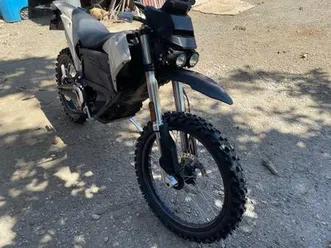 zero fx electric motorcycle with accessories