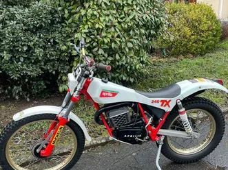 moto trial aprilia 240 tx
