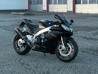 aprilia-rsv4-abs-aprc-akrapovic-puig-bastler