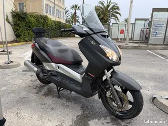 yamaha xmax 125 cc édition blackmax
