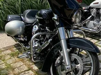 echange street glide spéciale 1690