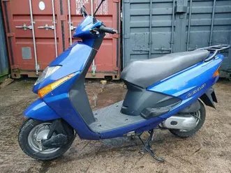 honda lead scv100 moped