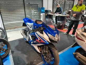 suzuki - gsx 750 r