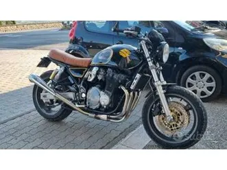 cafè racer suzuki inazuma 750