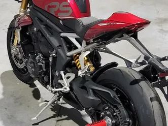 ② triumph speed triple 1200 rs