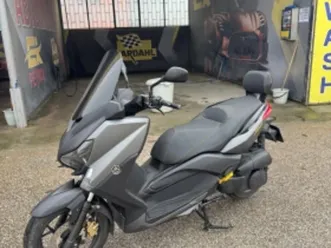 yamaha x-max 250