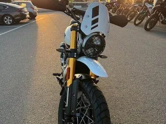 triumph scrambler 400 xc weiß