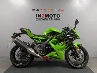 2023 (73) kawasaki ninja 125 cc in green