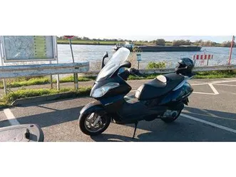 aprilia atlantic 125 ccm großraumroller top !!!!