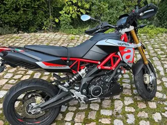 aprilia dorsoduro 900