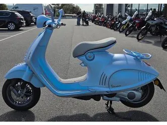 vespa 946 snake